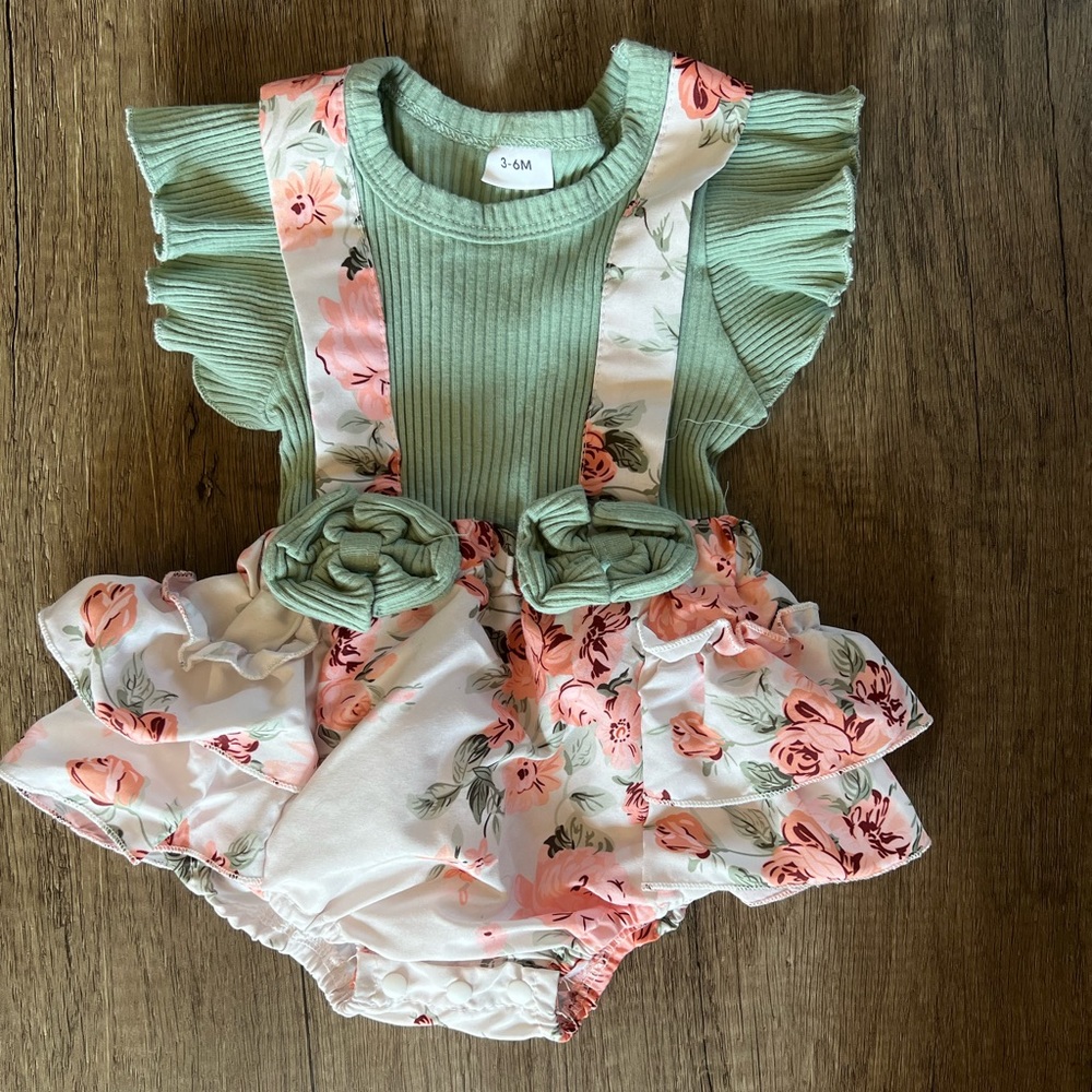 Baby girls overall romper